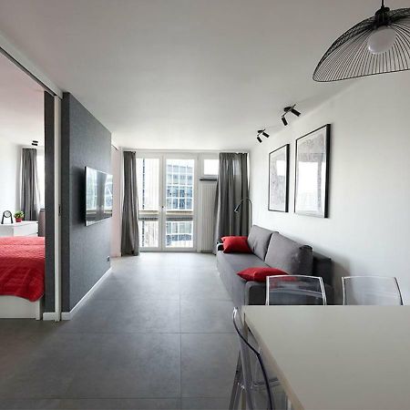 Aroma Apartments Rondo Onz Варшава Екстериор снимка
